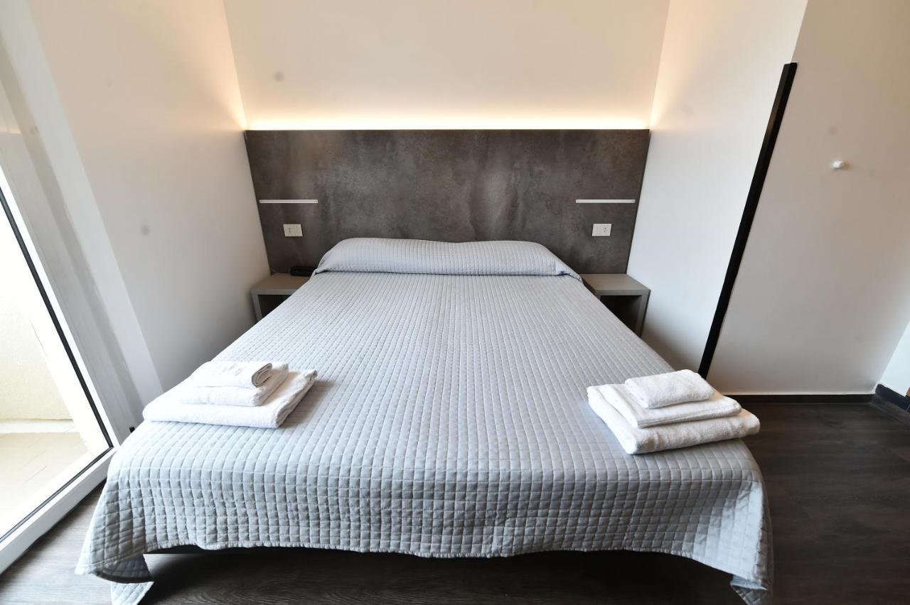 Hotel Okinawa Rimini Buitenkant foto