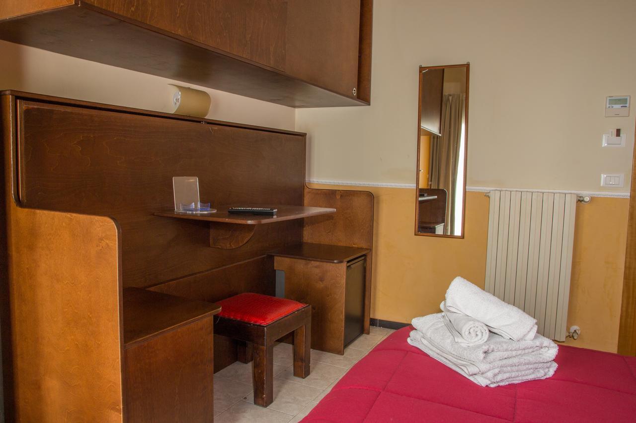 Hotel Okinawa Rimini Buitenkant foto
