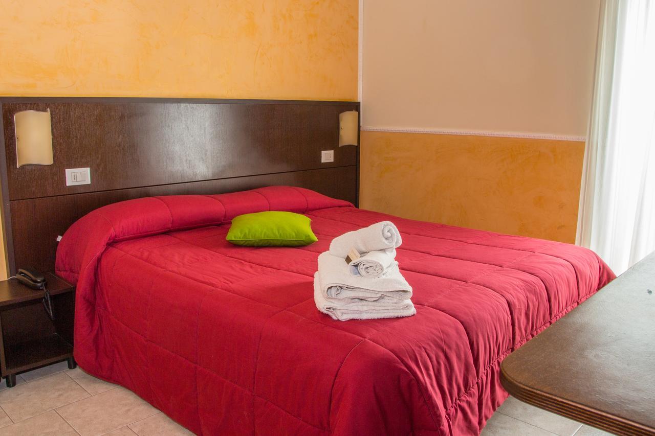 Hotel Okinawa Rimini Buitenkant foto