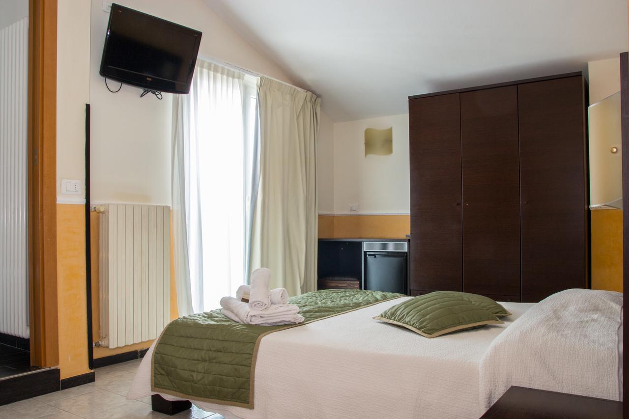 Hotel Okinawa Rimini Buitenkant foto