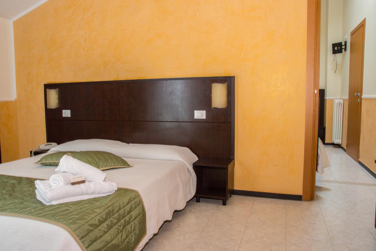 Hotel Okinawa Rimini Buitenkant foto