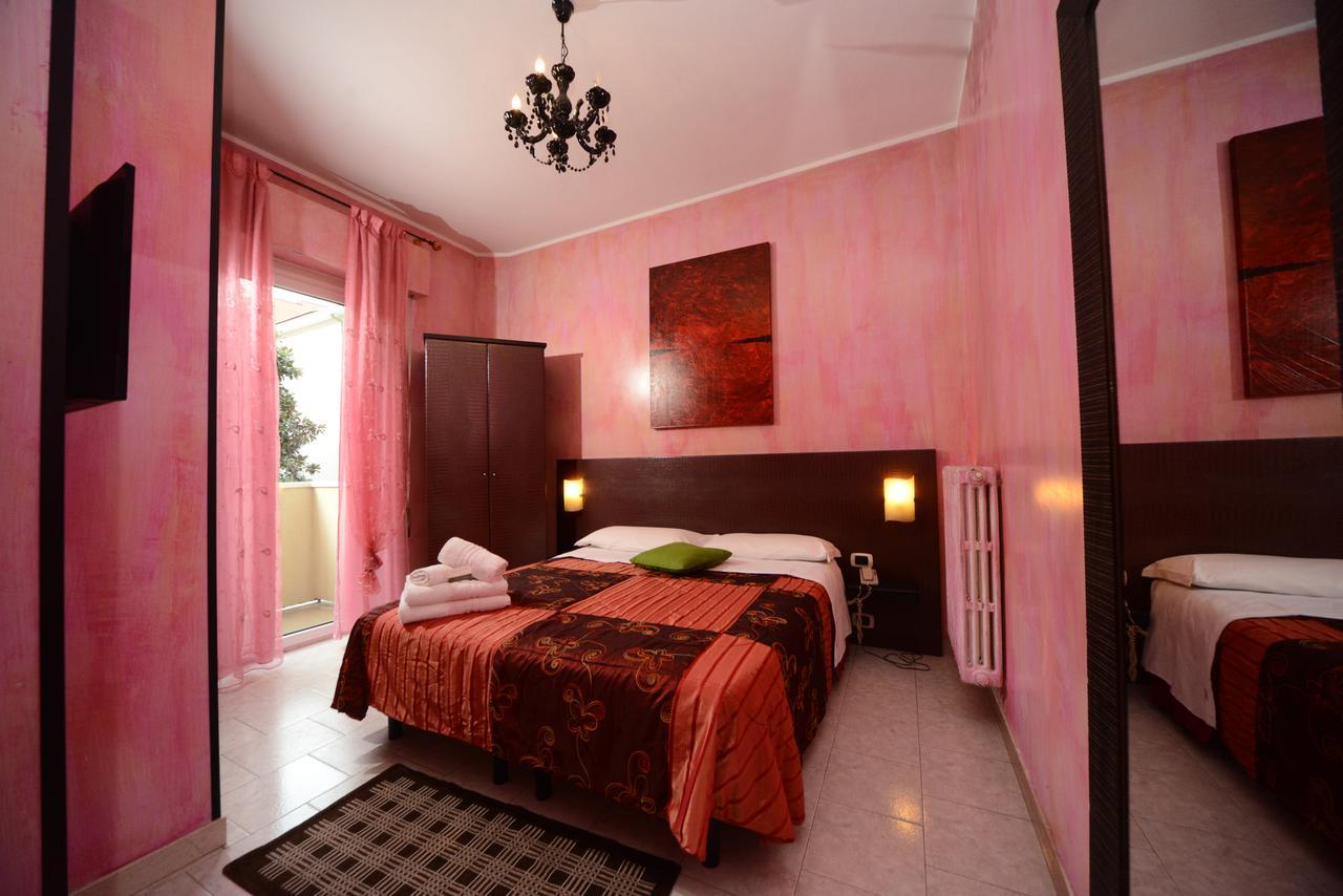 Hotel Okinawa Rimini Buitenkant foto